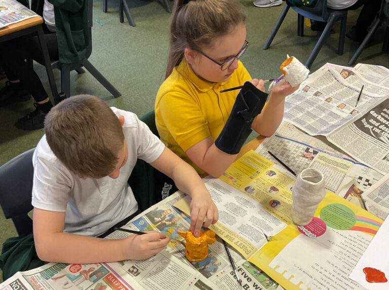 5 6 painting their Canopic jars