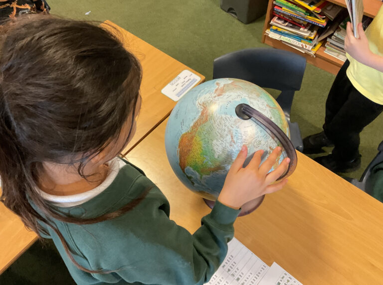 LKS2 Exploring countries on the globe